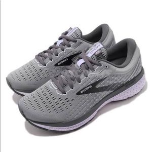 Brooks Ghost running shoes/ tennis shoes/ sneakers